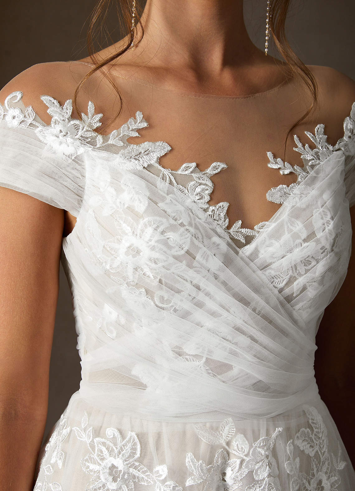 elyessen Cindy Diamond White A-Line Illusion Off-The-Shouler Lace Tulle Dress