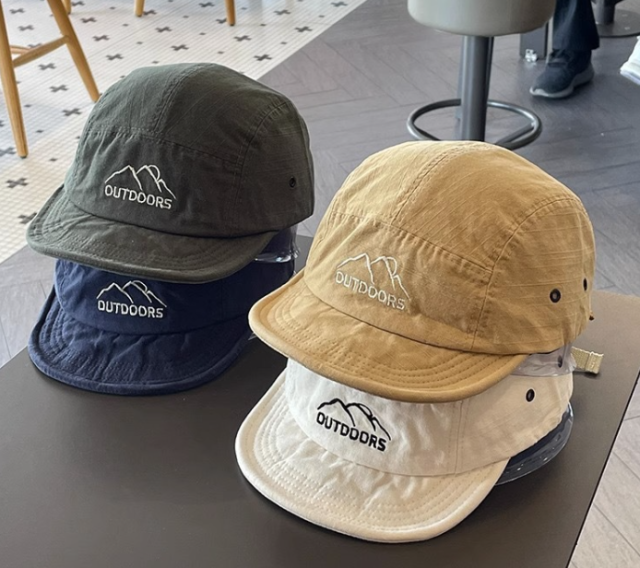 High-quality Japanese-style short-brim baseball cap for women, street-style soft brim 5-panel sun hat, unisex for students & outdoor use