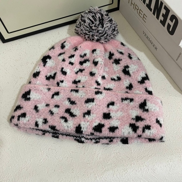 Women's Leopard Print Knitted Beanie Winter Warm Ear Protection Windproof Thermal Hat for Ladies