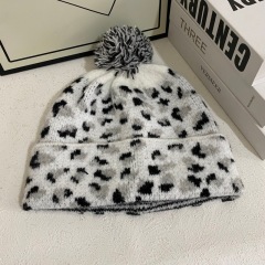 Women's Leopard Print Knitted Beanie Winter Warm Ear Protection Windproof Thermal Hat for Ladies