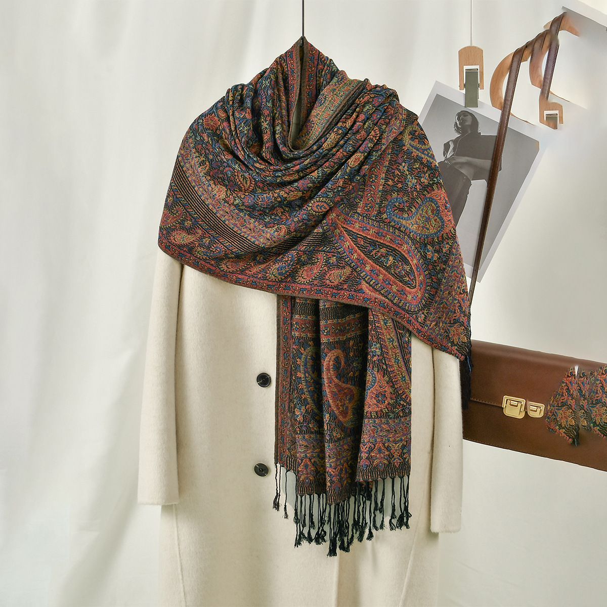 Vintage Paisley Print Shawl with Fringe – Elegant Autumn Winter Scarf