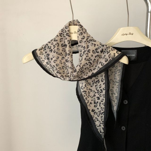 Soft Breathable Cotton Linen Leopard Print Triangle Bandana Scarf