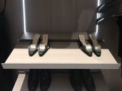 Walk in closet (columns with LED lights)