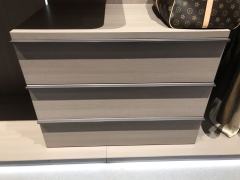 Walk in closet (columns with LED lights)