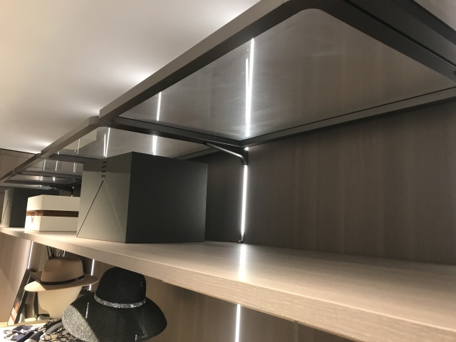 Walk in closet (columns with LED lights)