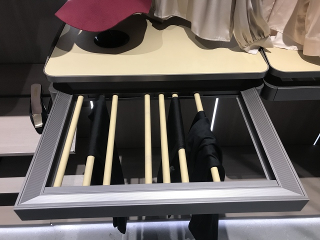 Walk in closet (columns with LED lights)
