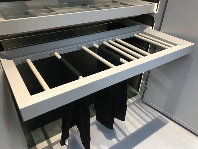 Wall closet