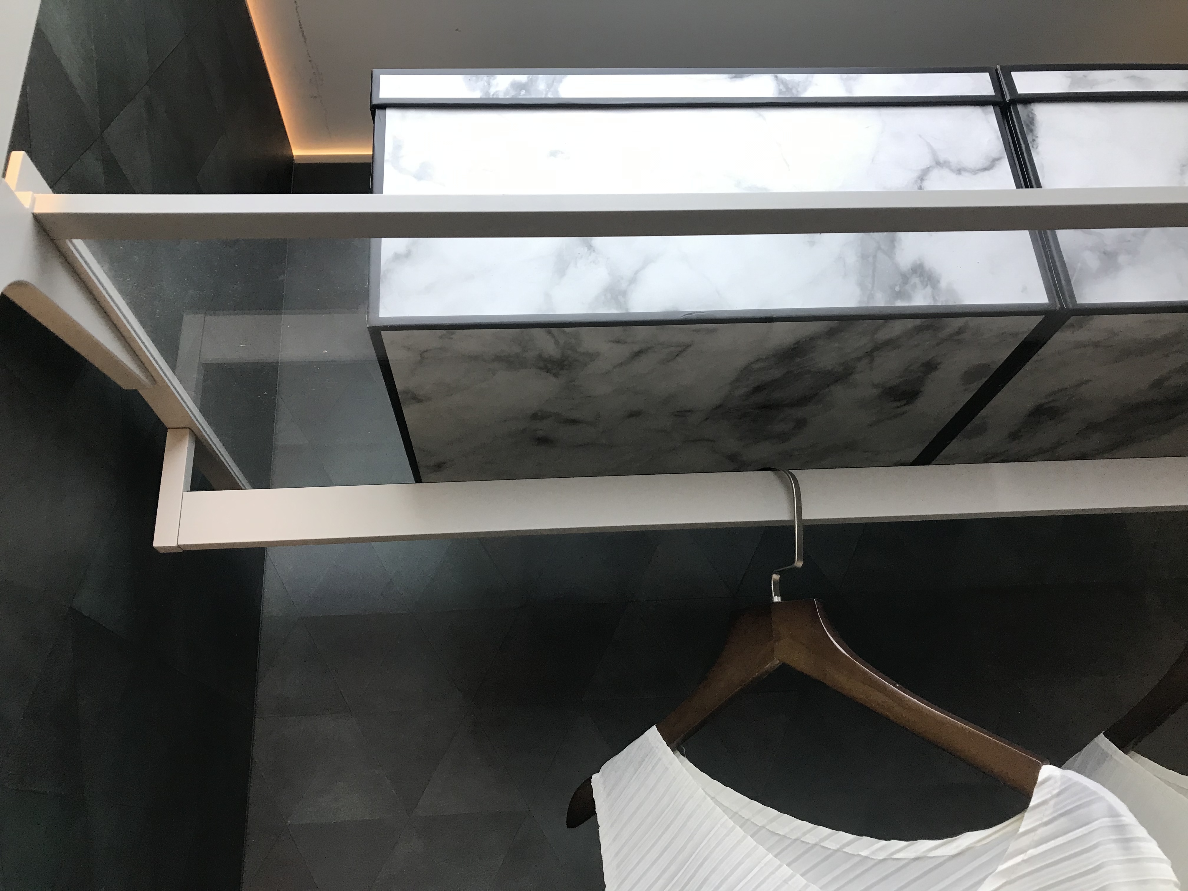 Wall closet