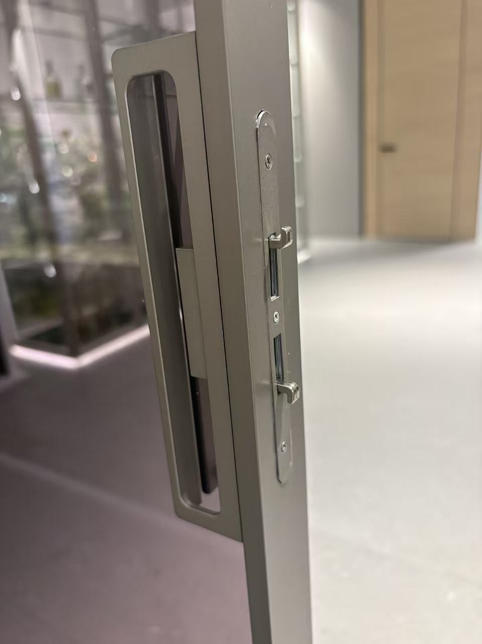 Perfect system beveled frame