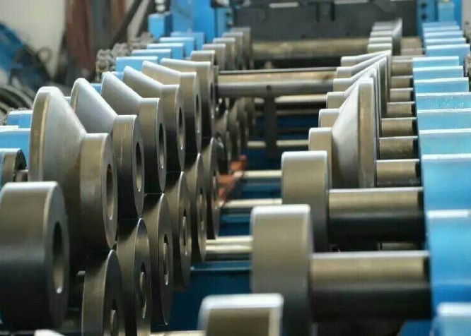 Auto C&Z Exchangeable Purlin Machine