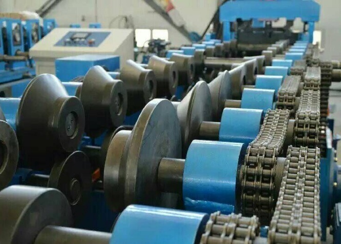 Auto C&Z Exchangeable Purlin Machine