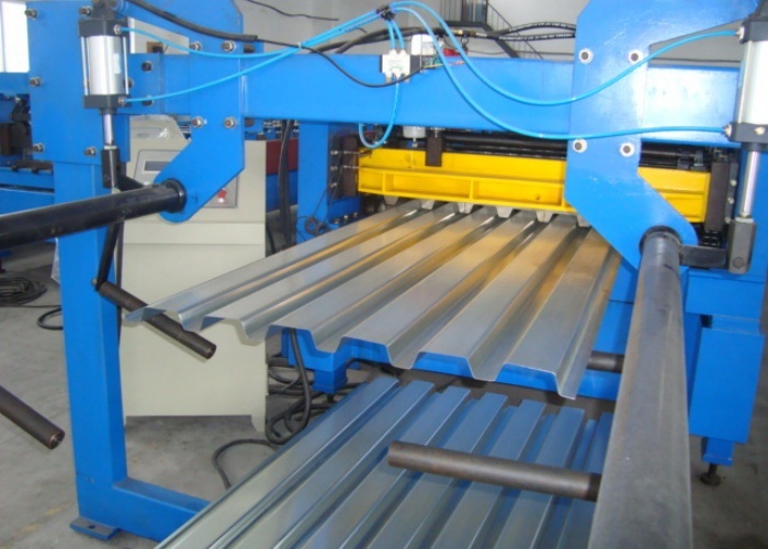 Metal Decking Forming Machine