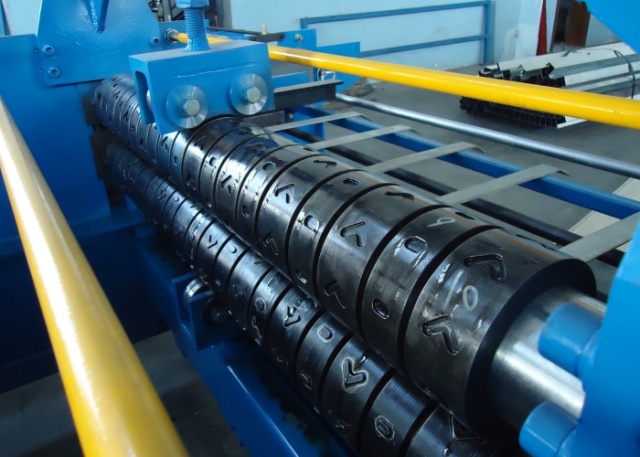 Metal Decking Forming Machine