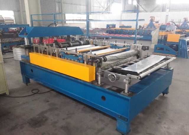 Cut to Length Machine with Stacker