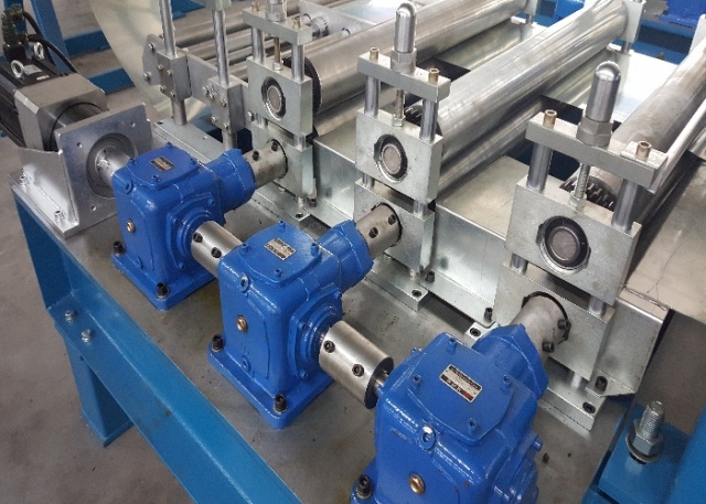 Cut to Length Machine with Stacker