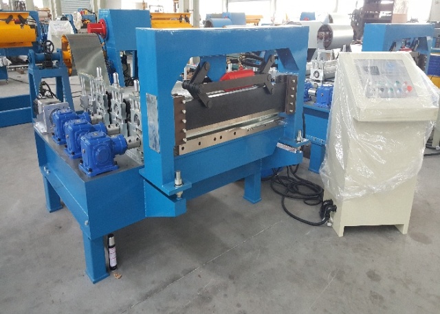Cut to Length Machine with Stacker