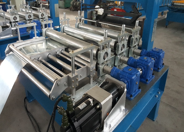 Cut to Length Machine with Stacker