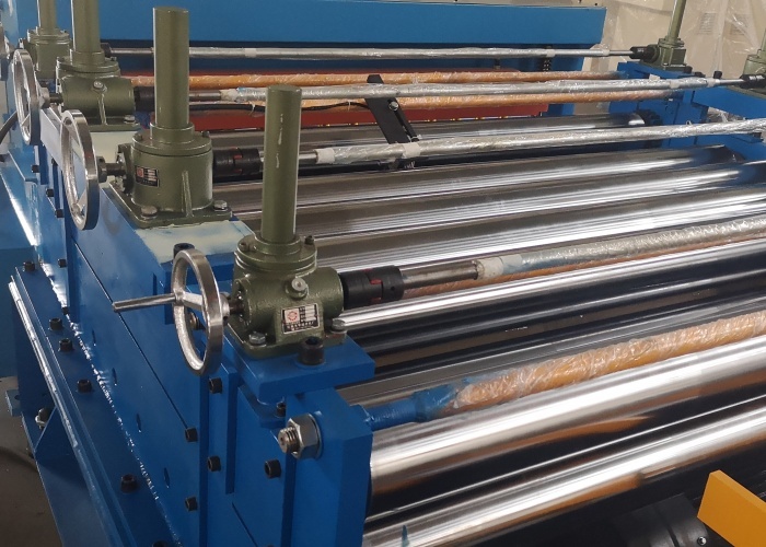 Simple Leveling & Cut to Length Machine