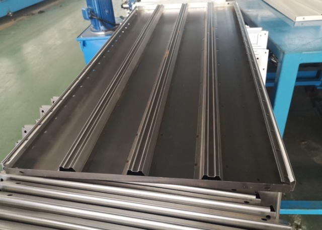 Storage Shelf Panel Roll Forming Machine