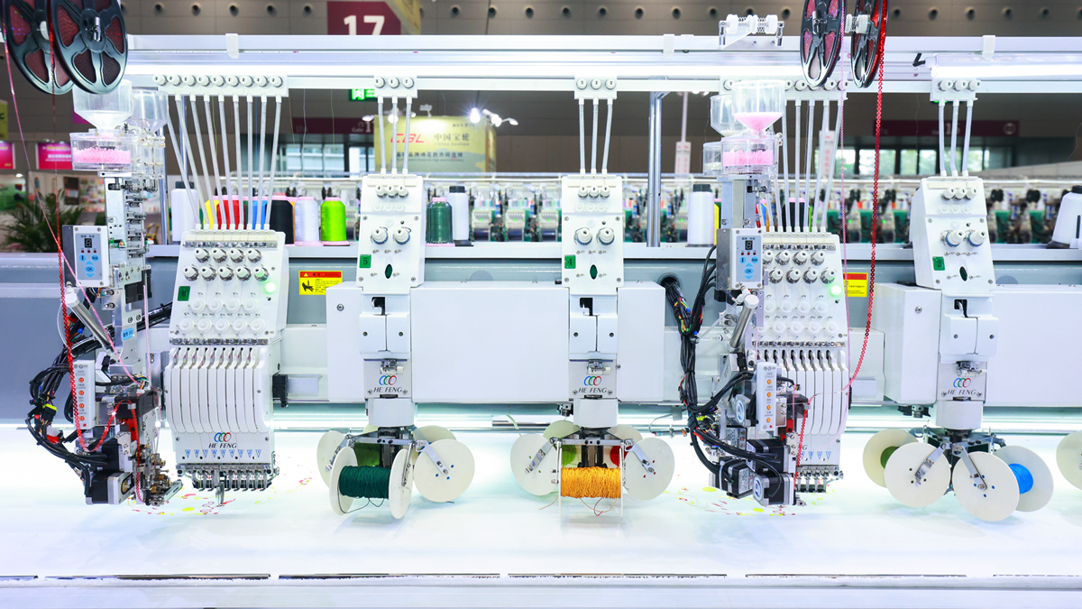 Hefeng cording and tape embroidery machine with multi-needle heads and touch screen display