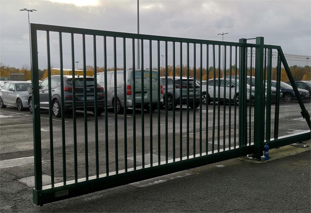 FENCE GATES