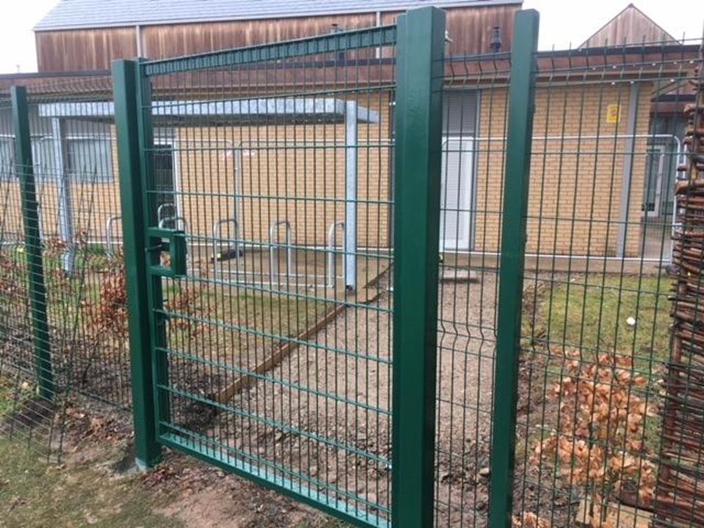 FENCE GATES