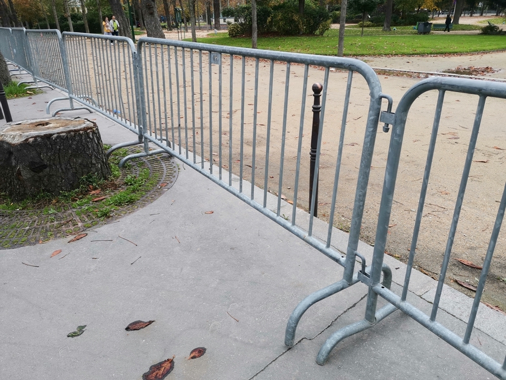 Crowed control Barriers