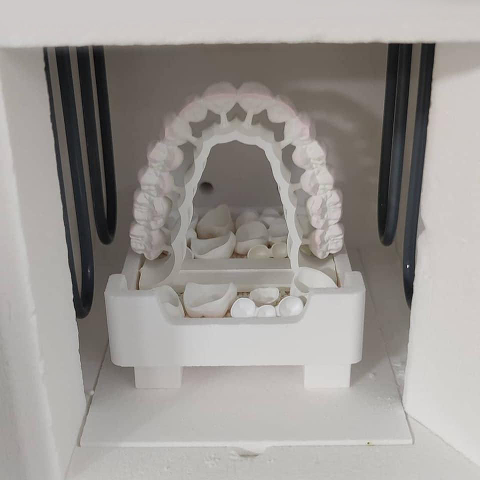 Title High-Temperature Zirconia Sintering Furnace, 1600°C Dental Kiln with LCD Control & Fast Sintering for Multilayer Ceramics