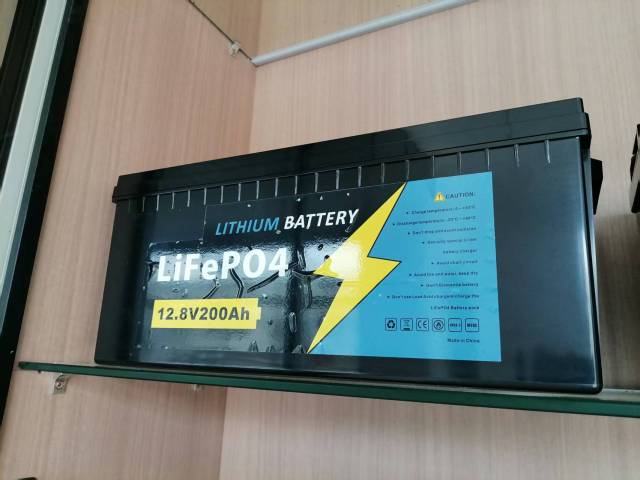 Good Quality Split Hybrid Deep Cycle Lithium Iron LiFePO4 Battery 12.8V 30Ah 100Ah 120Ah 200Ah 300Ah 400Ah 600Ah etc.