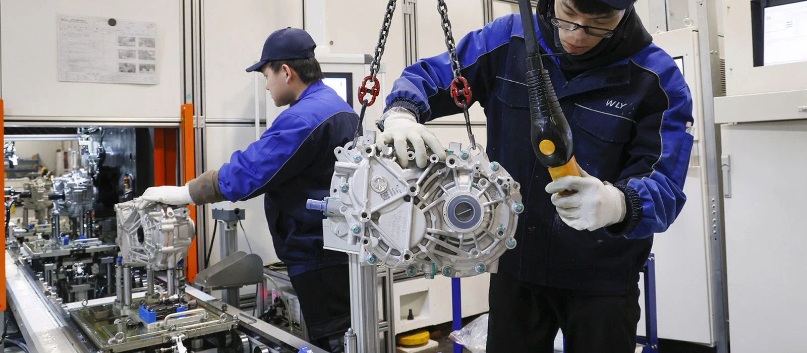 Gearbox gear shaft bearing and housing assembly process