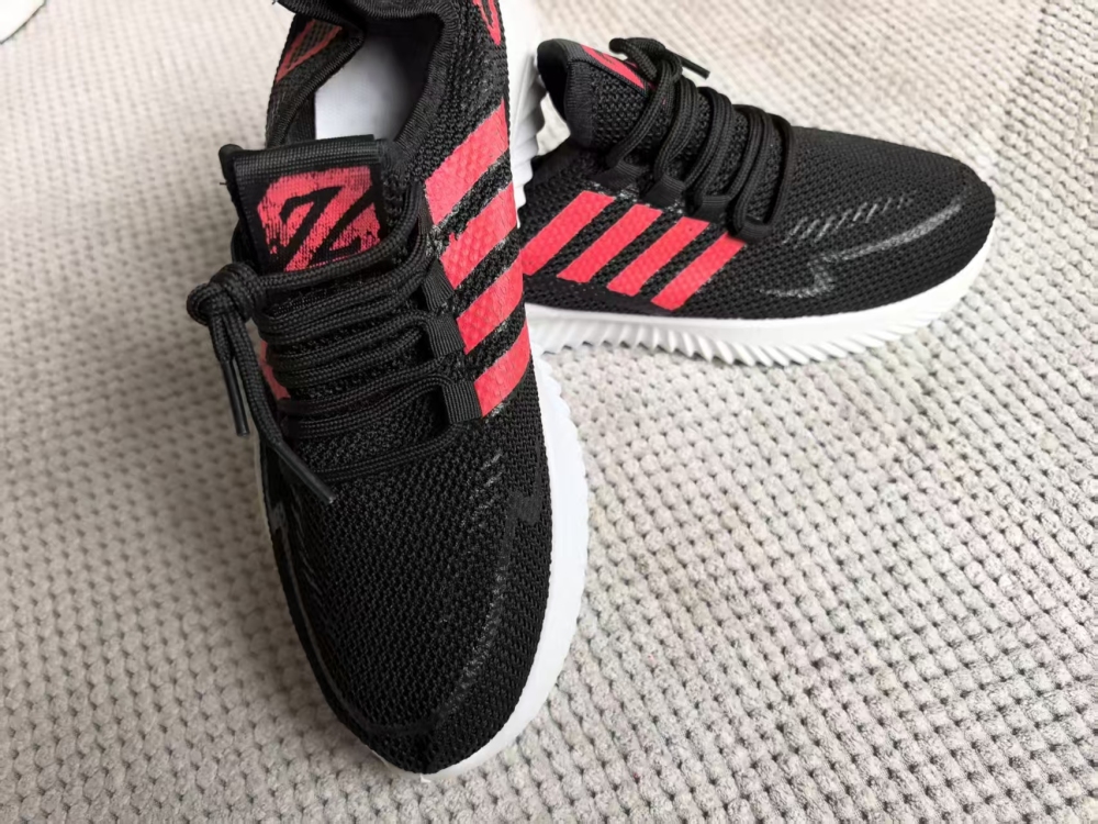 Black & Red Stripe Knit Casual Sneakers