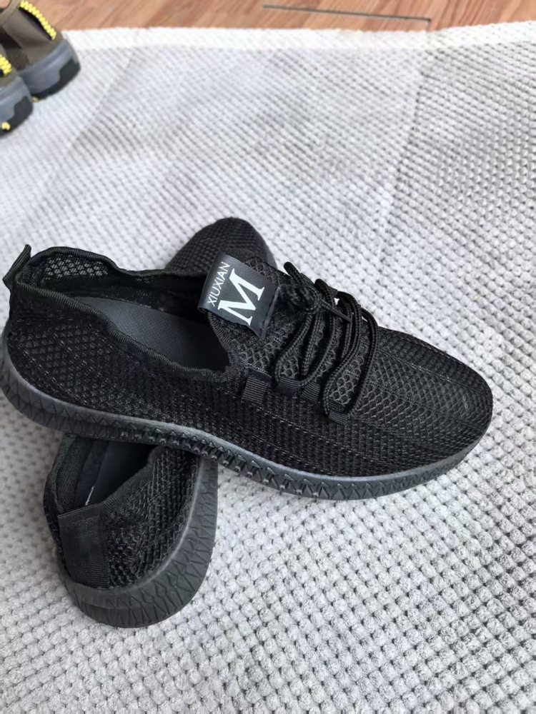 M Logo Large-Hole Mesh Casual Sneakers