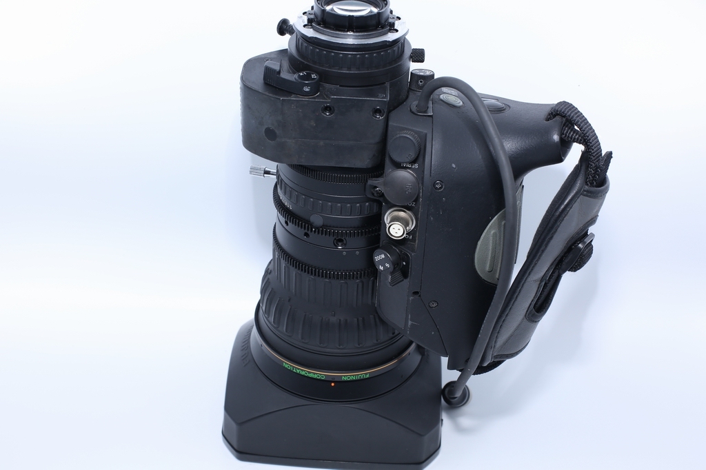 Fujinon ZA17x7.6BERM 2/3" 17x Standard ENG HD Lens with 2x Extender