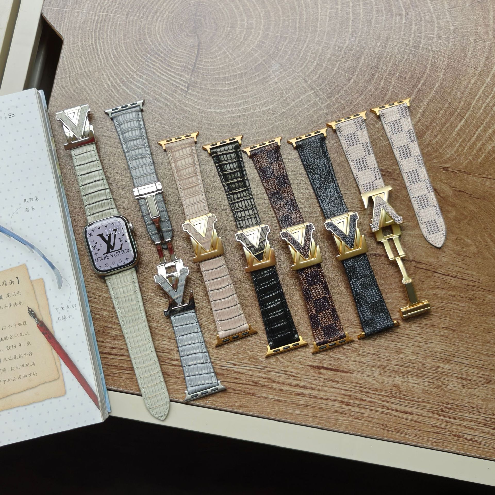 V-Clasp Leather Band-001