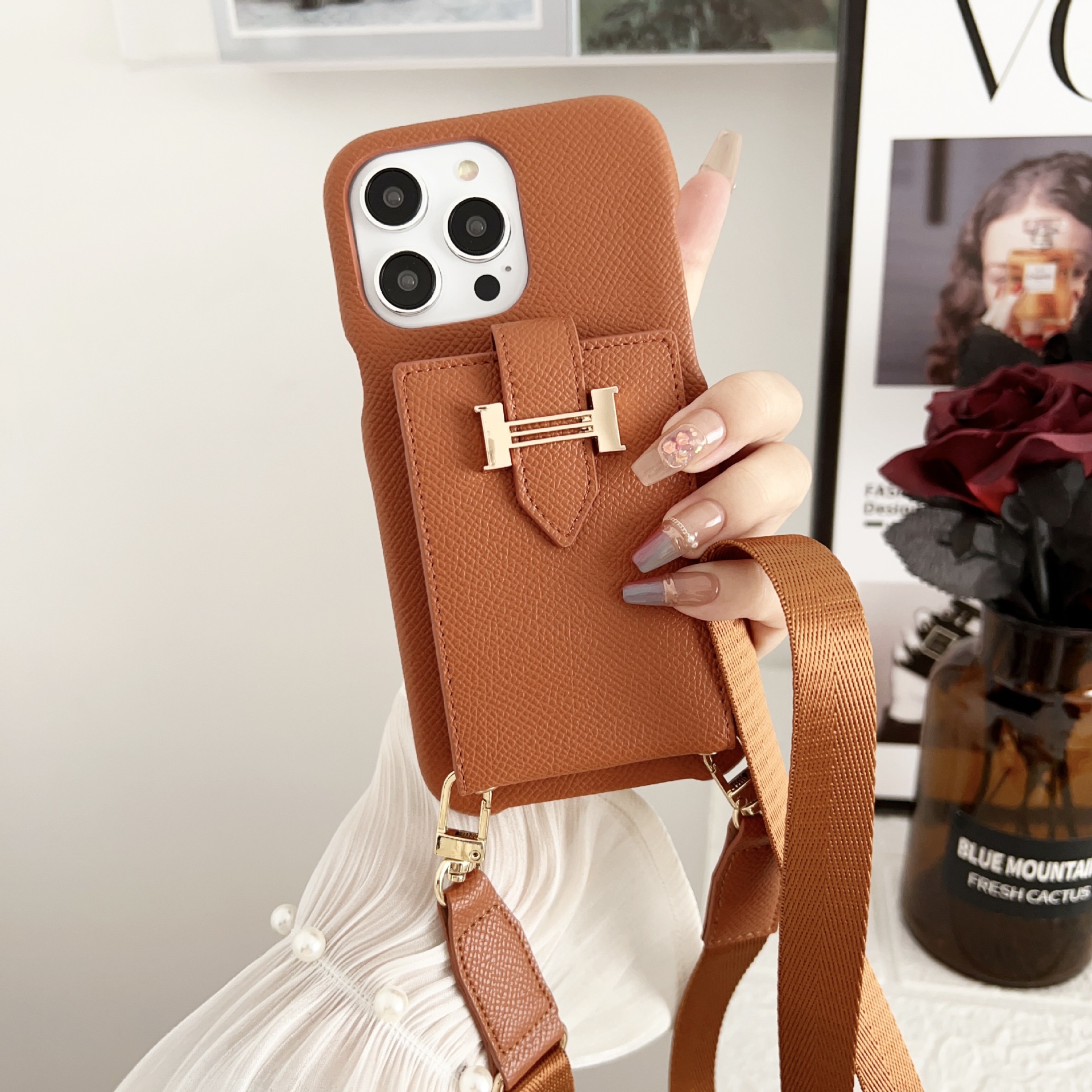 H series Phone case H001/Accorion card holder(subject to the video)