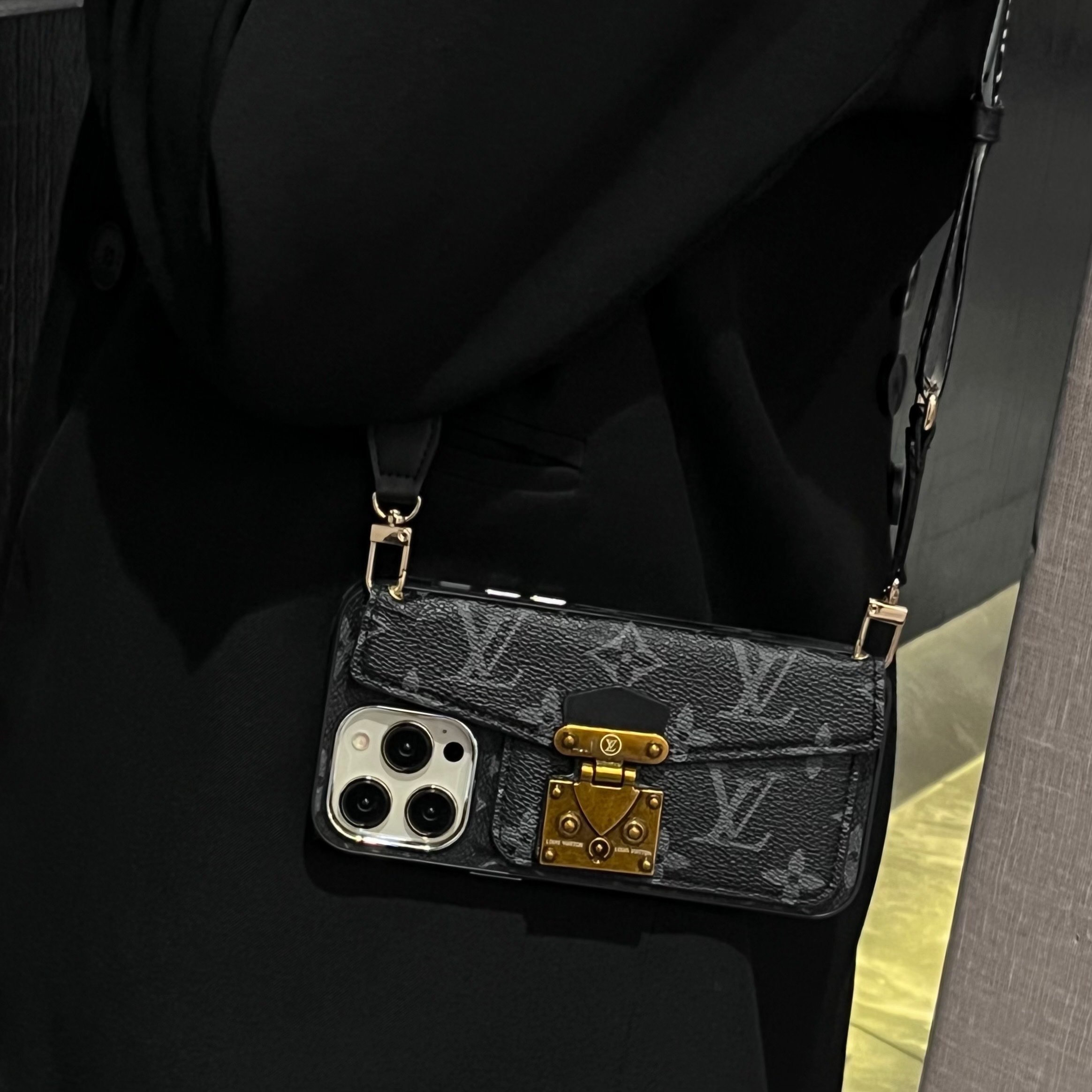 L series Phone case 3006/Accorion card holder(subject to the video)