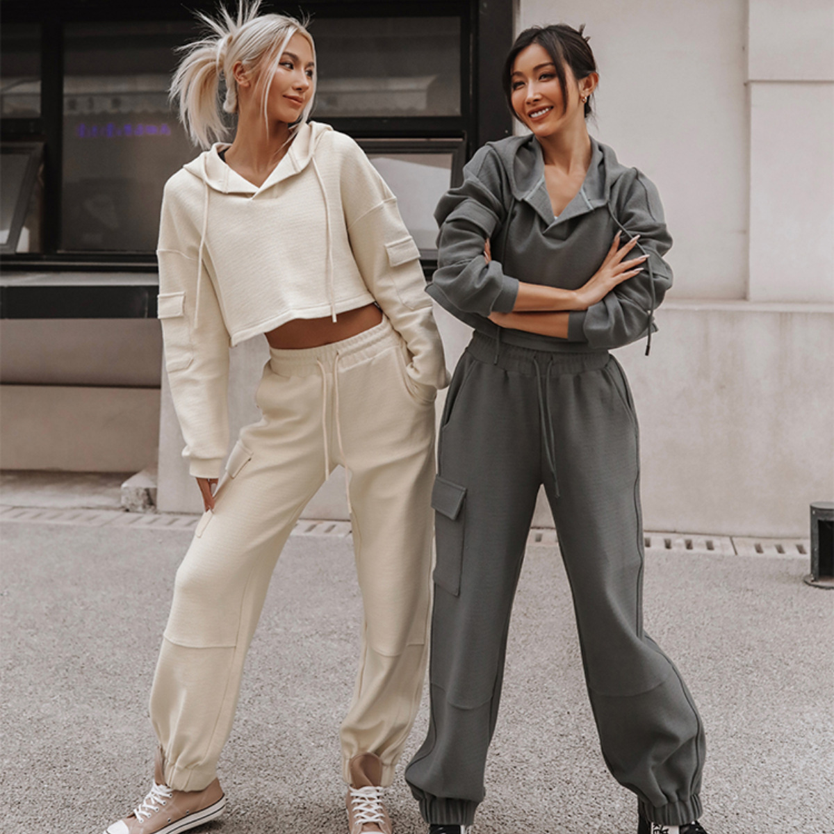 Custom Casual Cotton Oem Pockets Cargo Sweatpants And Crop Top Hoodie Set Streetwear Hooded Sportswear 2 Piece Set Women