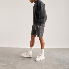 Dark retro style heavyweight basic round neck padded sweatshirt for men