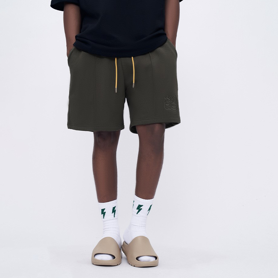 New spring and summer loose casual embroidered straight shorts for men