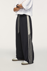 Custom Wide Leg Baggy Nylon Pants Manufacturer Side Striped Nylon Pants Stacked Oversized Loose Jogger Nylon Track Pants Men