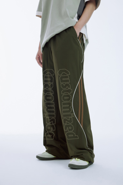 High Quality Custom Loose Causal Black Stacked Nylon Track Pants Streetwear Trousers Custom Elastic Waistband Nylon Track Pants