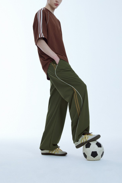 High Quality Custom Loose Causal Black Stacked Nylon Track Pants Streetwear Trousers Custom Elastic Waistband Nylon Track Pants