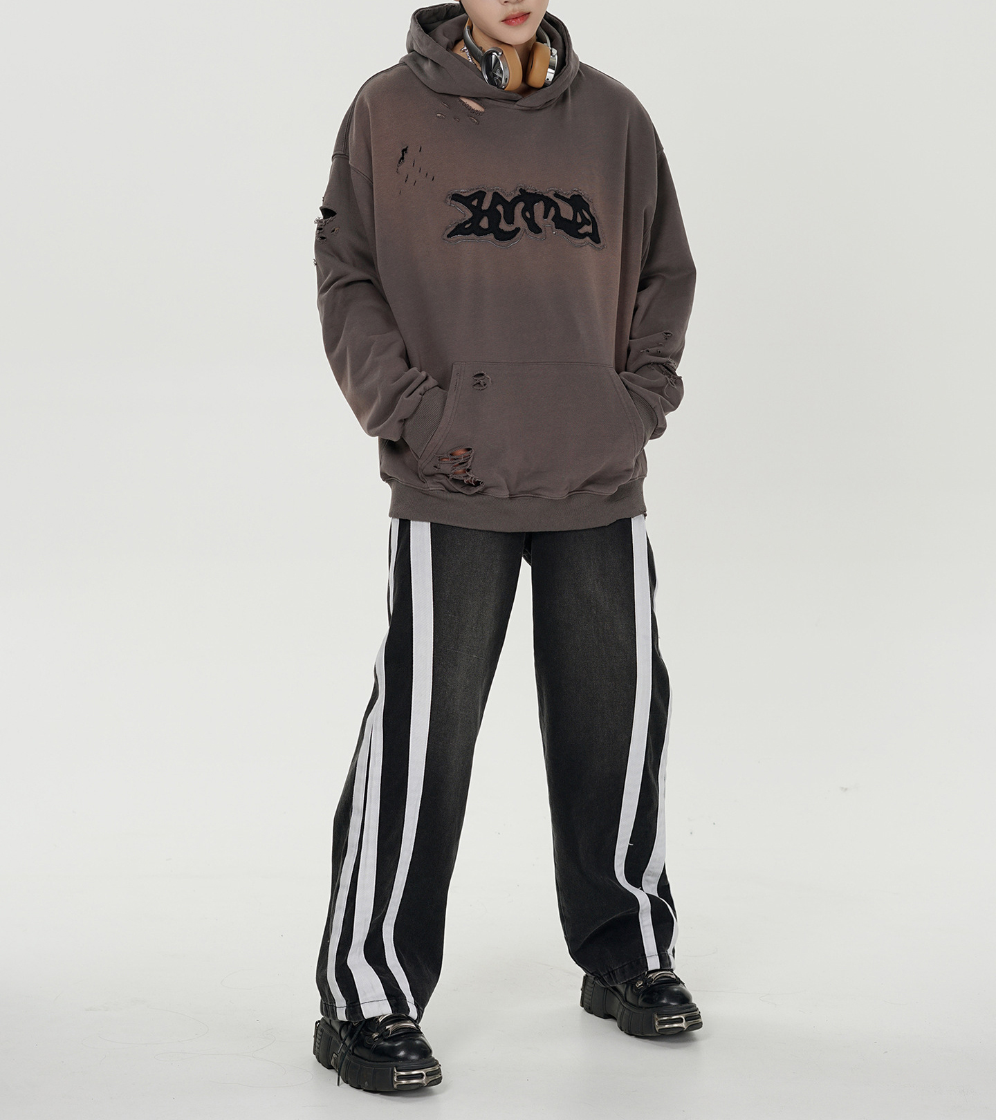 Lovers clothing autumn and winter heavy American vintage wash water to do old holes in the hoodie new cloth embroidery hoodie