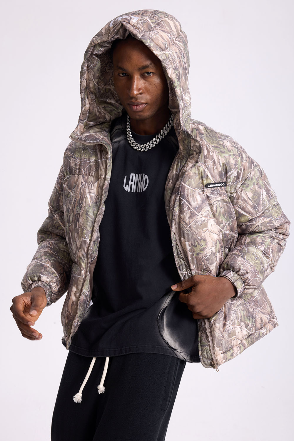 Custom insulated double-breasted men's winter puffer jackets for warmth