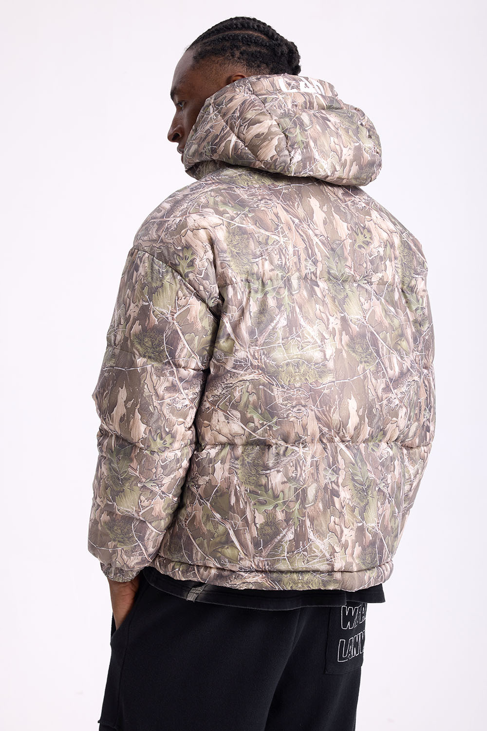 Custom insulated double-breasted men's winter puffer jackets for warmth