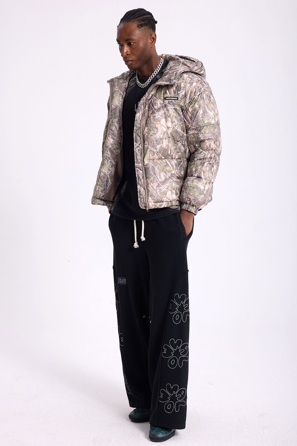 Custom insulated double-breasted men's winter puffer jackets for warmth