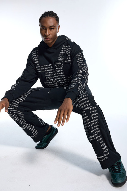 Wholesale custom printed logo high-quality sweatpants sets and tracksuit hoodies.