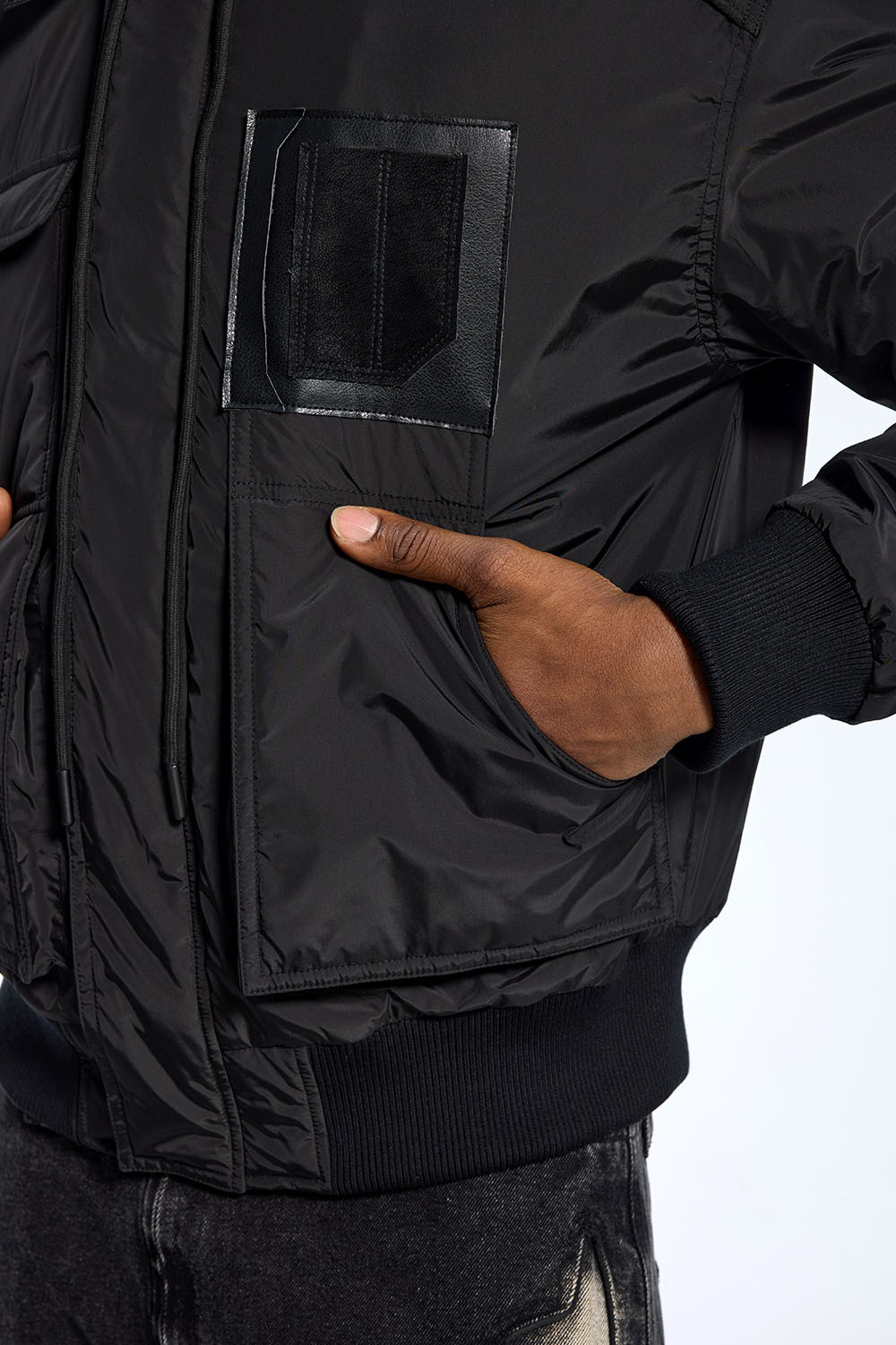 OEM Wholesale Men's Winter Coats, Hot Sale Thickened Jackets with Waterproof Function