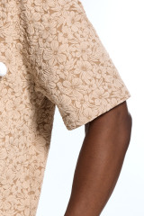 Custom Men's Beige Floral Embossed Shirt with Crochet Flower Applique - Short Sleeve Streetwear Top