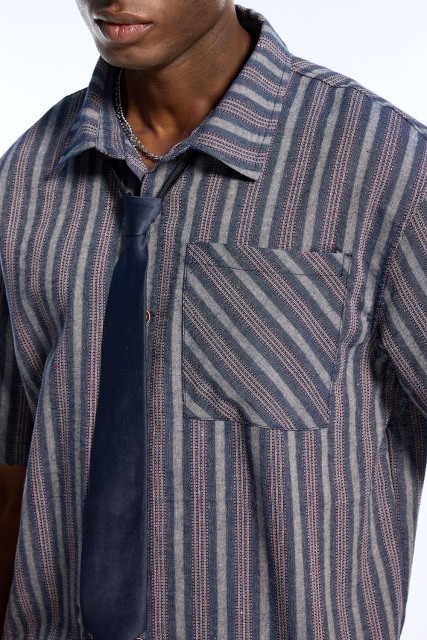 Custom Men's Blue Striped Short Sleeve Shirt with Tie Accent - Streetwear Button Down